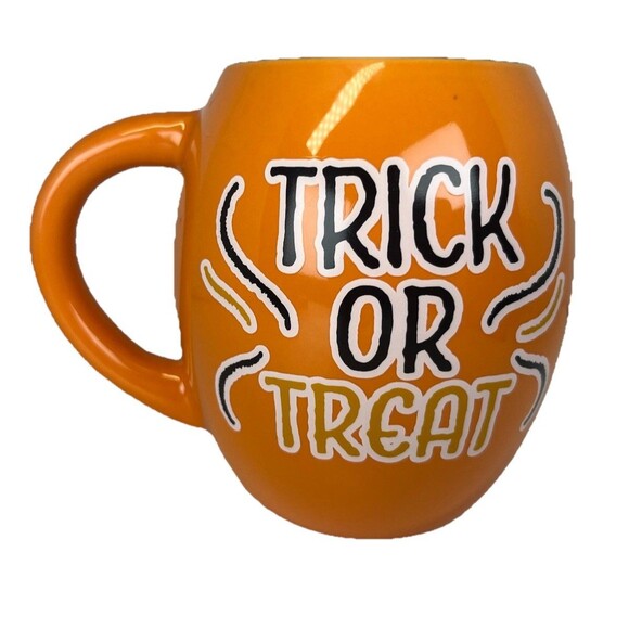 Hello Kitty Trick or Treat Halloween Coffee Mug - Picture 3 of 7